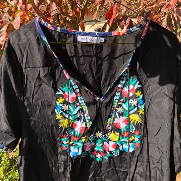 MISSLOOK Tops - MISSLOOK boho floral tassel top, v-neck, 3XL